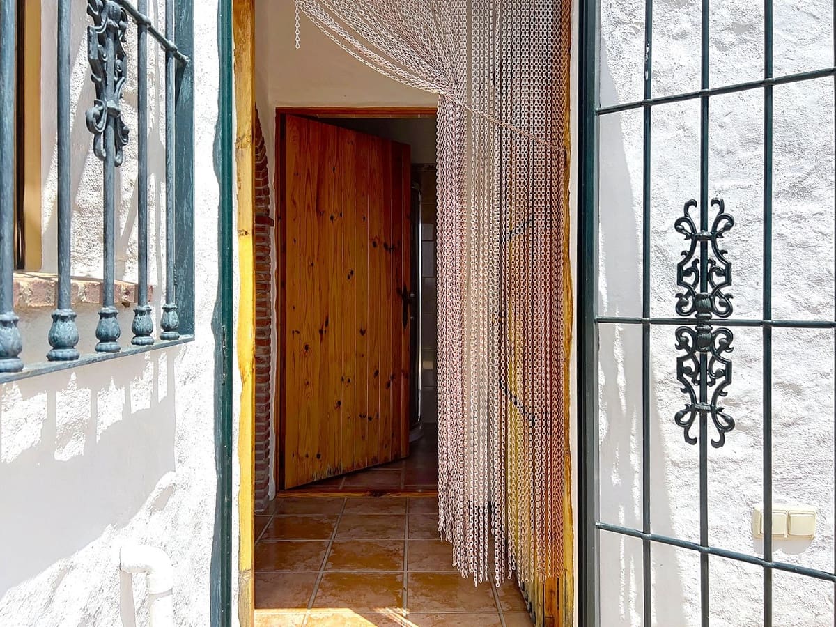 2 soveværelse Finca/Landehus til salg i Canillas de Aceituno med garage - € 229.000 (Ref: 8980432)