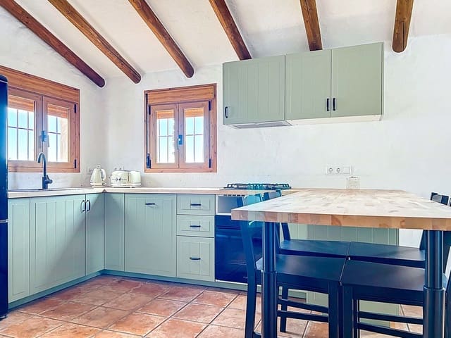 2 slaapkamer Finca/Landhuis te koop in Canillas de Aceituno met garage - € 229.000 (Ref: 8980432)