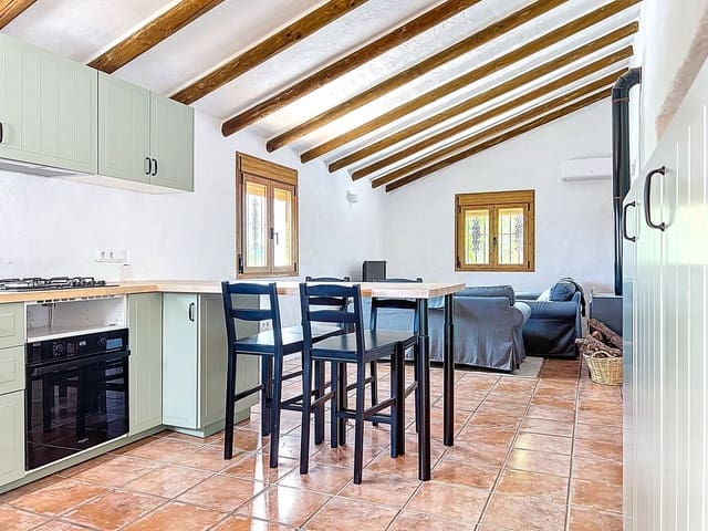 2 slaapkamer Finca/Landhuis te koop in Canillas de Aceituno met garage - € 229.000 (Ref: 8980432)