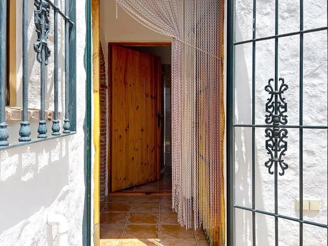 2 slaapkamer Finca/Landhuis te koop in Canillas de Aceituno met garage - € 229.000 (Ref: 8980432)