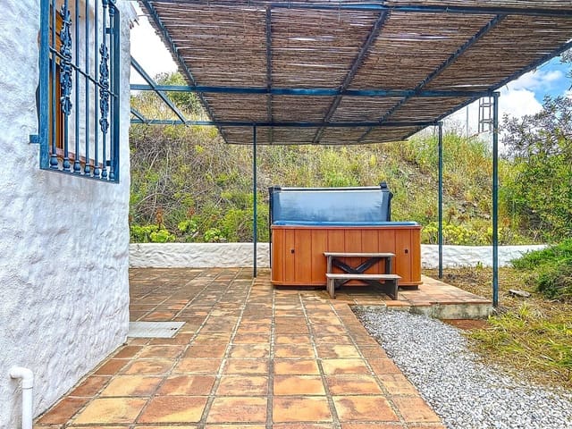 2 slaapkamer Finca/Landhuis te koop in Canillas de Aceituno met garage - € 229.000 (Ref: 8980432)