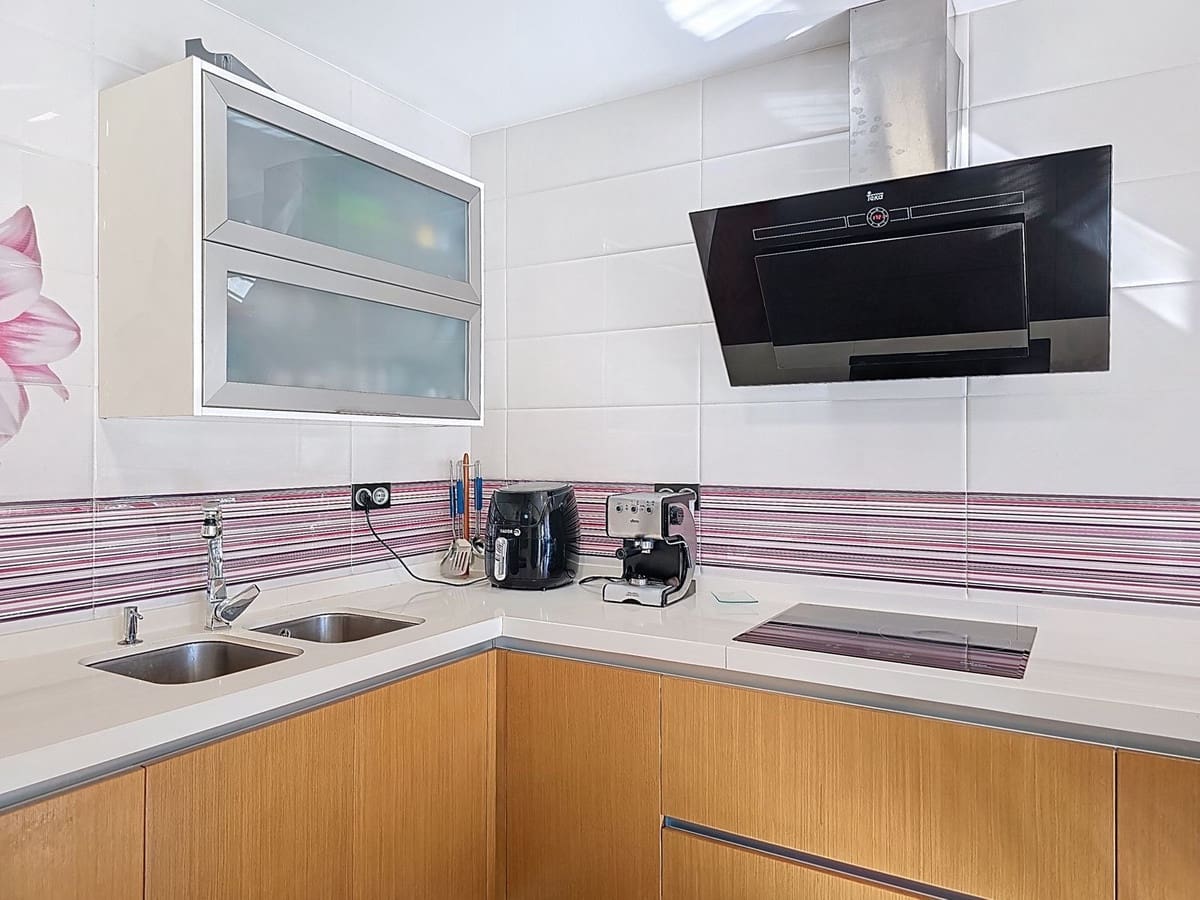 Chalet de 4 habitaciones en Vélez de Benaudalla en venta con piscina garaje - 360.000 € (Ref: 8982015)