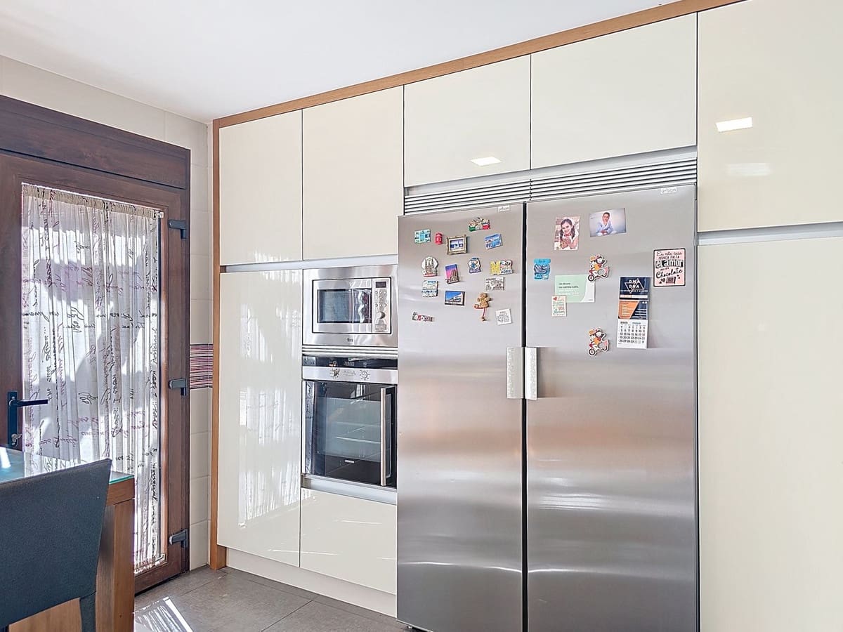 Chalet de 4 habitaciones en Vélez de Benaudalla en venta con piscina garaje - 360.000 € (Ref: 8982015)