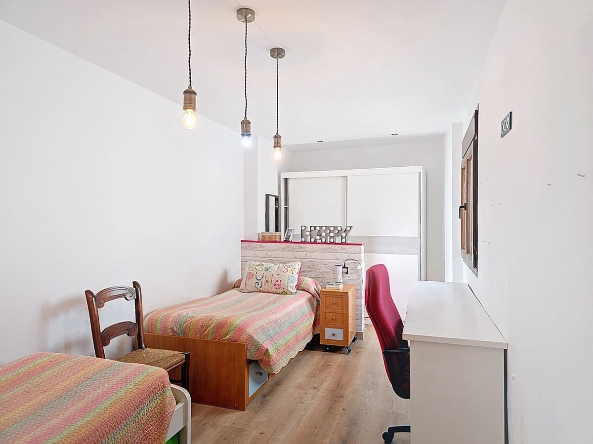 Chalet de 4 habitaciones en Vélez de Benaudalla en venta con piscina garaje - 360.000 € (Ref: 8982015)