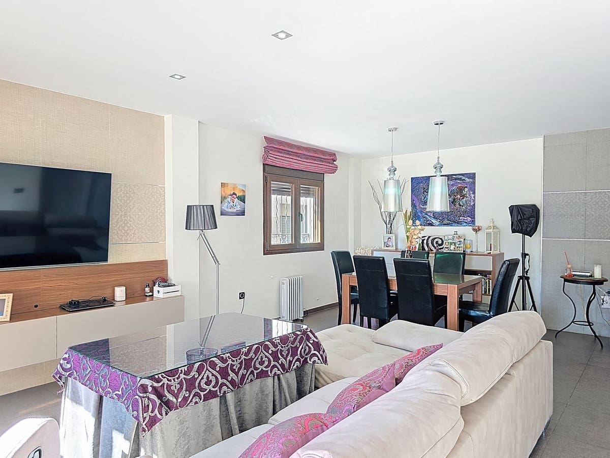 Chalet de 4 habitaciones en Vélez de Benaudalla en venta con piscina garaje - 360.000 € (Ref: 8982015)