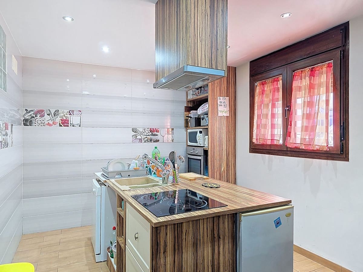 Chalet de 4 habitaciones en Vélez de Benaudalla en venta con piscina garaje - 360.000 € (Ref: 8982015)