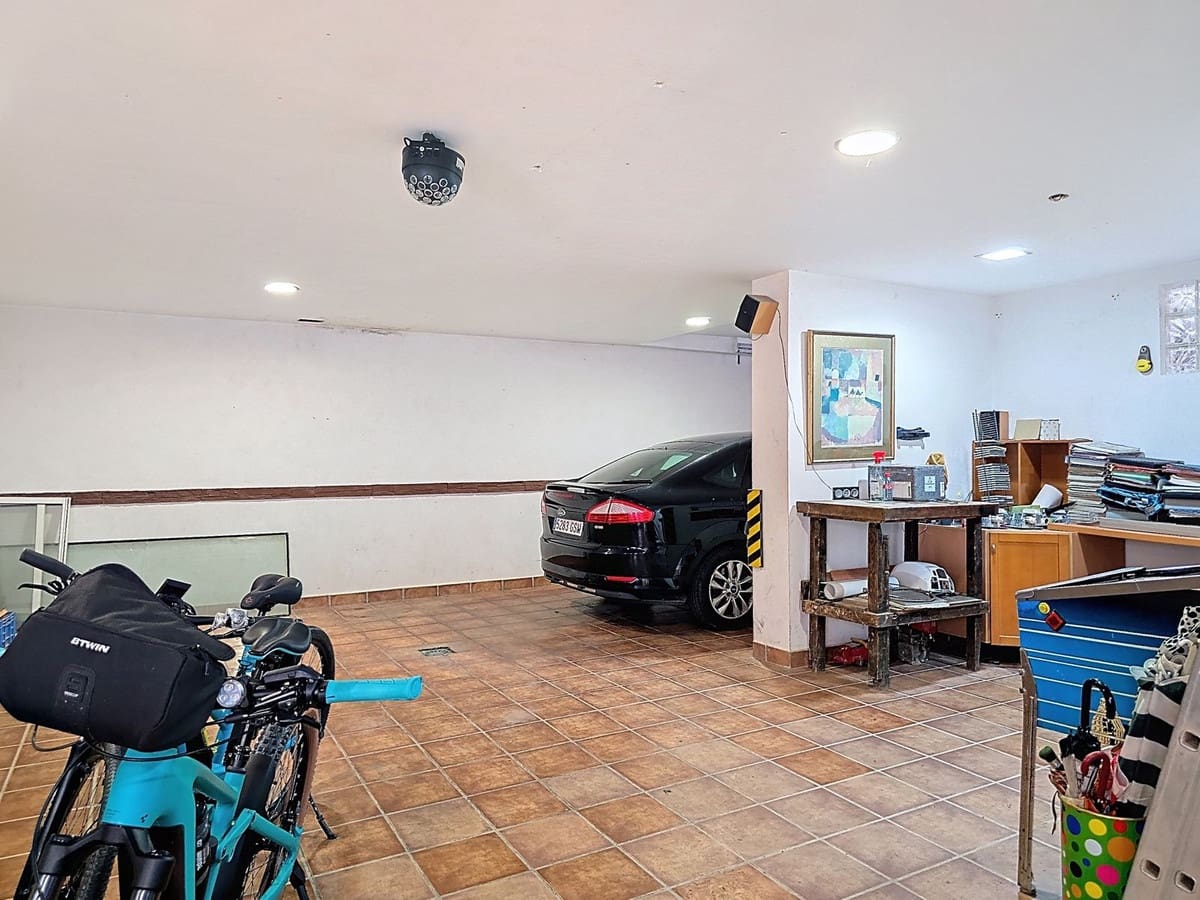 Chalet de 4 habitaciones en Vélez de Benaudalla en venta con piscina garaje - 360.000 € (Ref: 8982015)