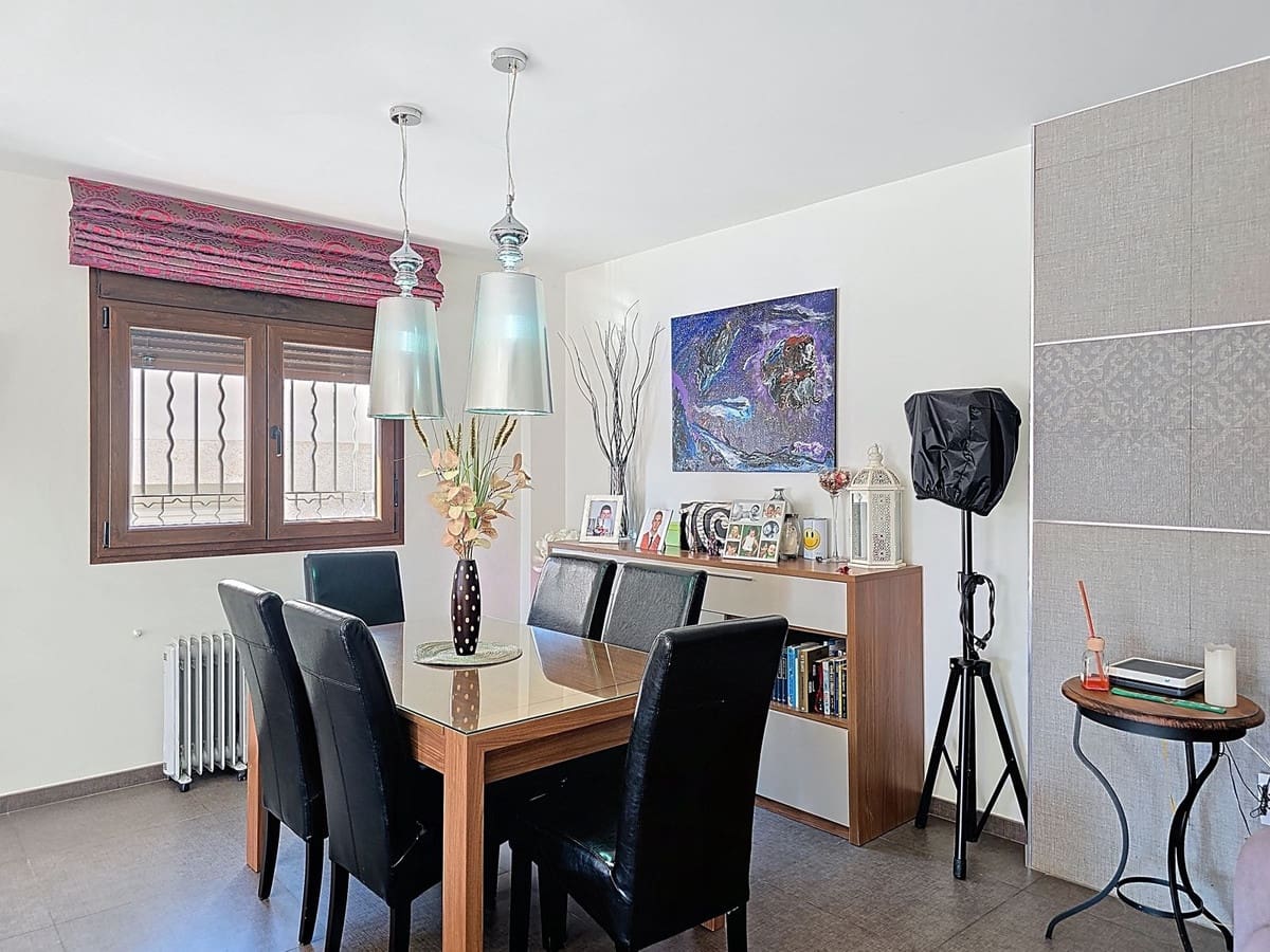 Chalet de 4 habitaciones en Vélez de Benaudalla en venta con piscina garaje - 360.000 € (Ref: 8982015)