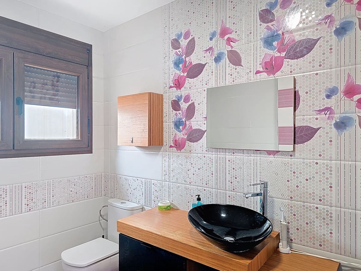 Chalet de 4 habitaciones en Vélez de Benaudalla en venta con piscina garaje - 360.000 € (Ref: 8982015)