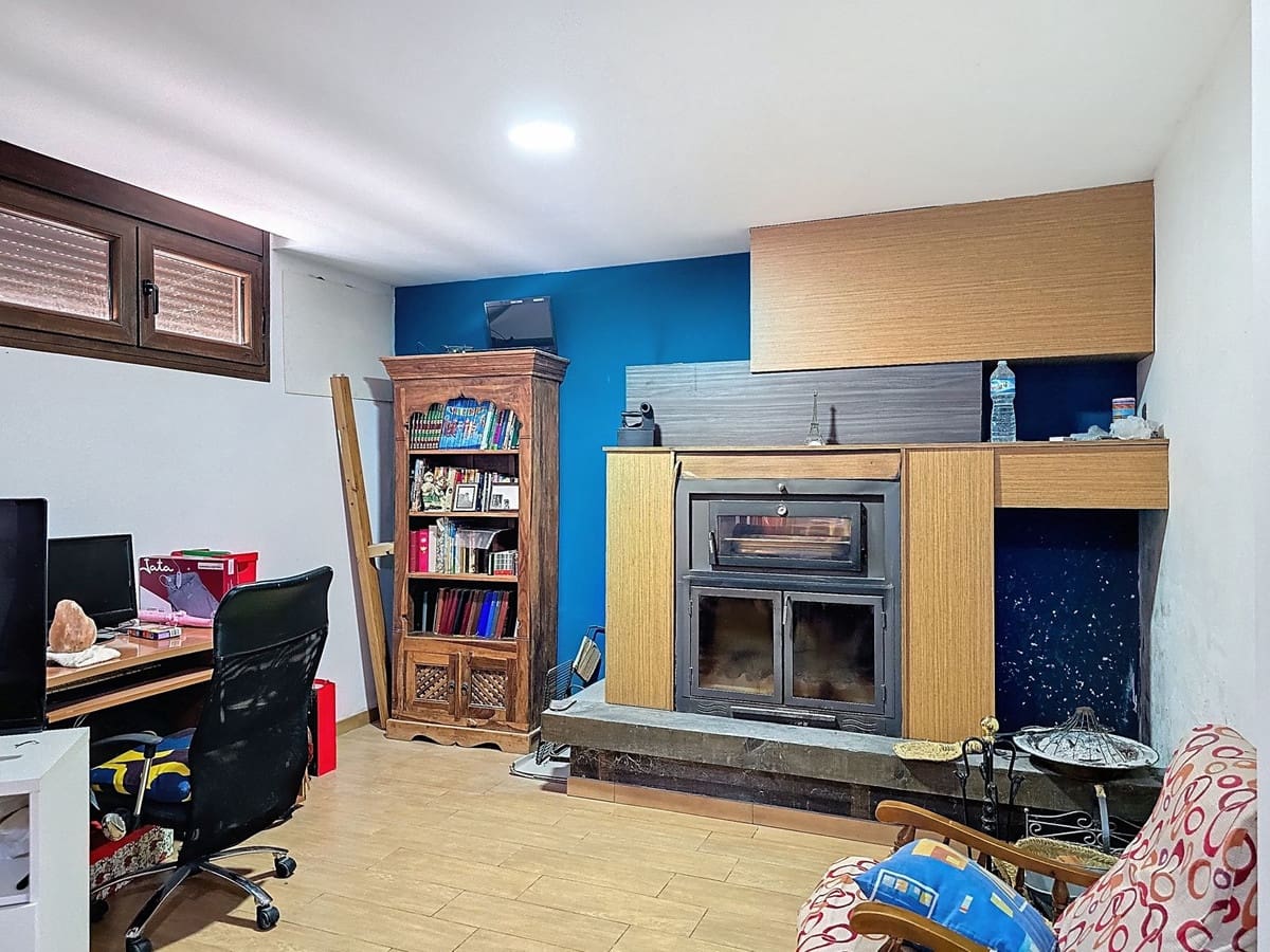 Chalet de 4 habitaciones en Vélez de Benaudalla en venta con piscina garaje - 360.000 € (Ref: 8982015)