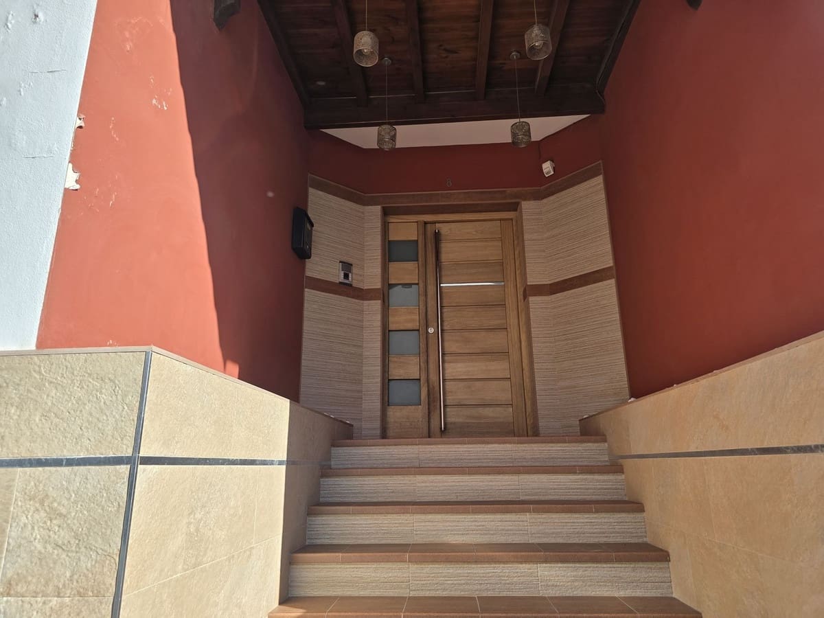 Chalet de 4 habitaciones en Vélez de Benaudalla en venta con piscina garaje - 360.000 € (Ref: 8982015)