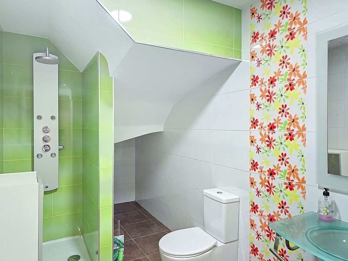 4 soverom Villa til salgs i Velez de Benaudalla med svømmebasseng garasje - € 360 000 (Ref: 8982015)