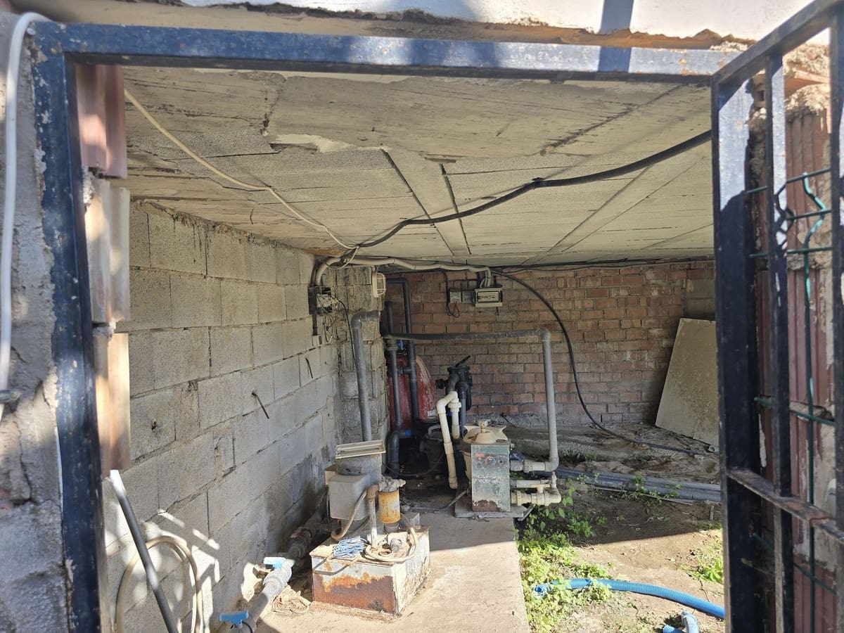 4 soverom Villa til salgs i Velez de Benaudalla med svømmebasseng garasje - € 360 000 (Ref: 8982015)