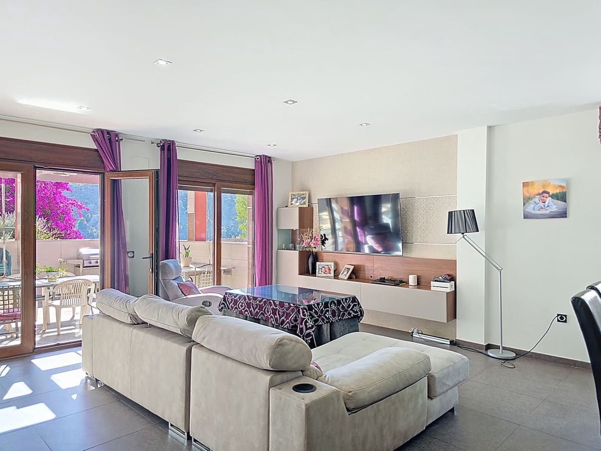 4 bedroom Villa for sale in Velez de Benaudalla with pool garage - € 360,000 (Ref: 8982015)
