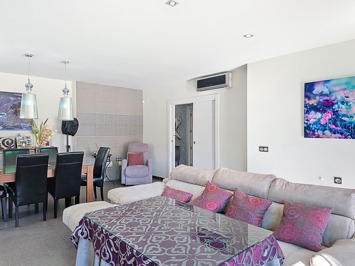 4 bedroom Villa for sale in Velez de Benaudalla with pool garage - € 360,000 (Ref: 8982015)
