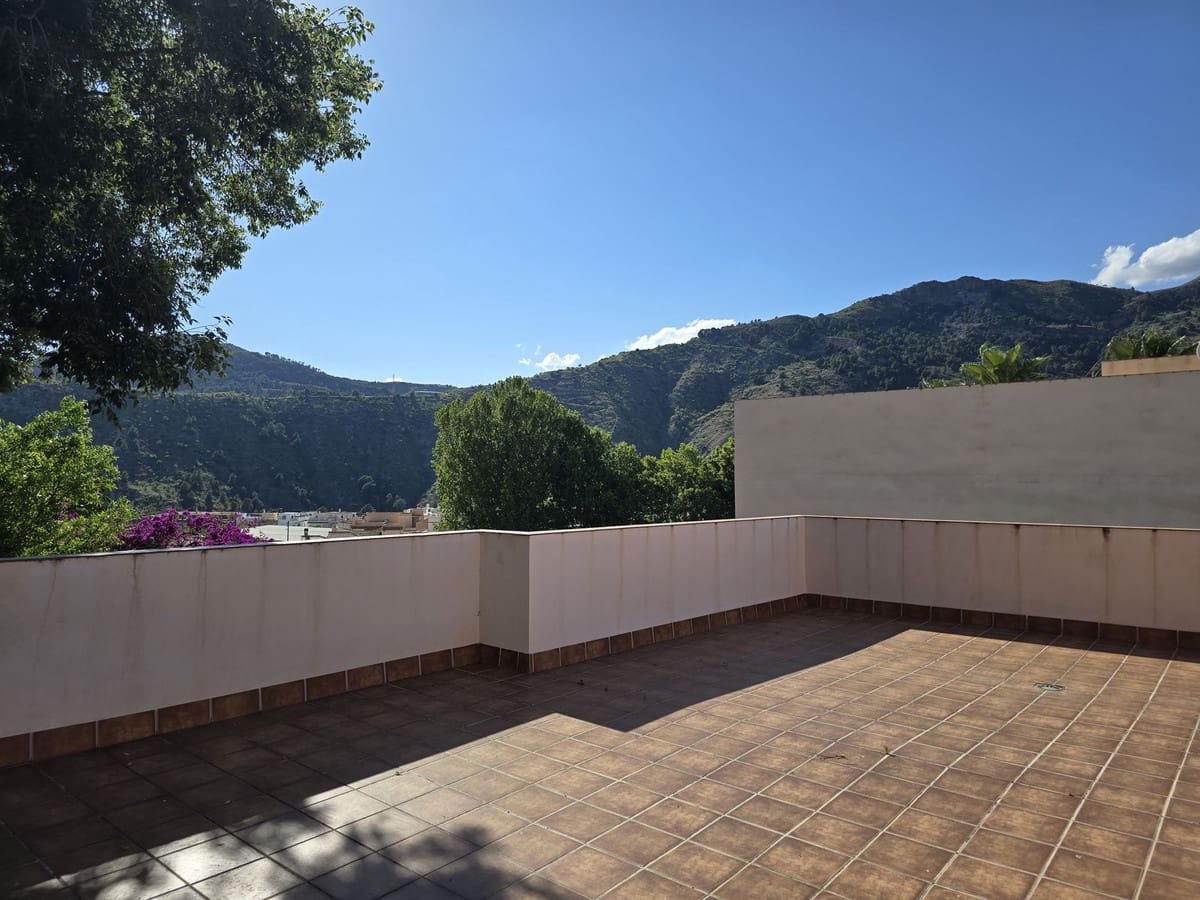 4 bedroom Villa for sale in Velez de Benaudalla with pool garage - € 360,000 (Ref: 8982015)