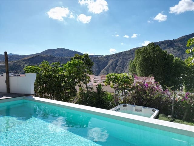 4 bedroom Villa for sale in Vélez de Benaudalla with pool garage - € 360,000 (Ref: 8982015)