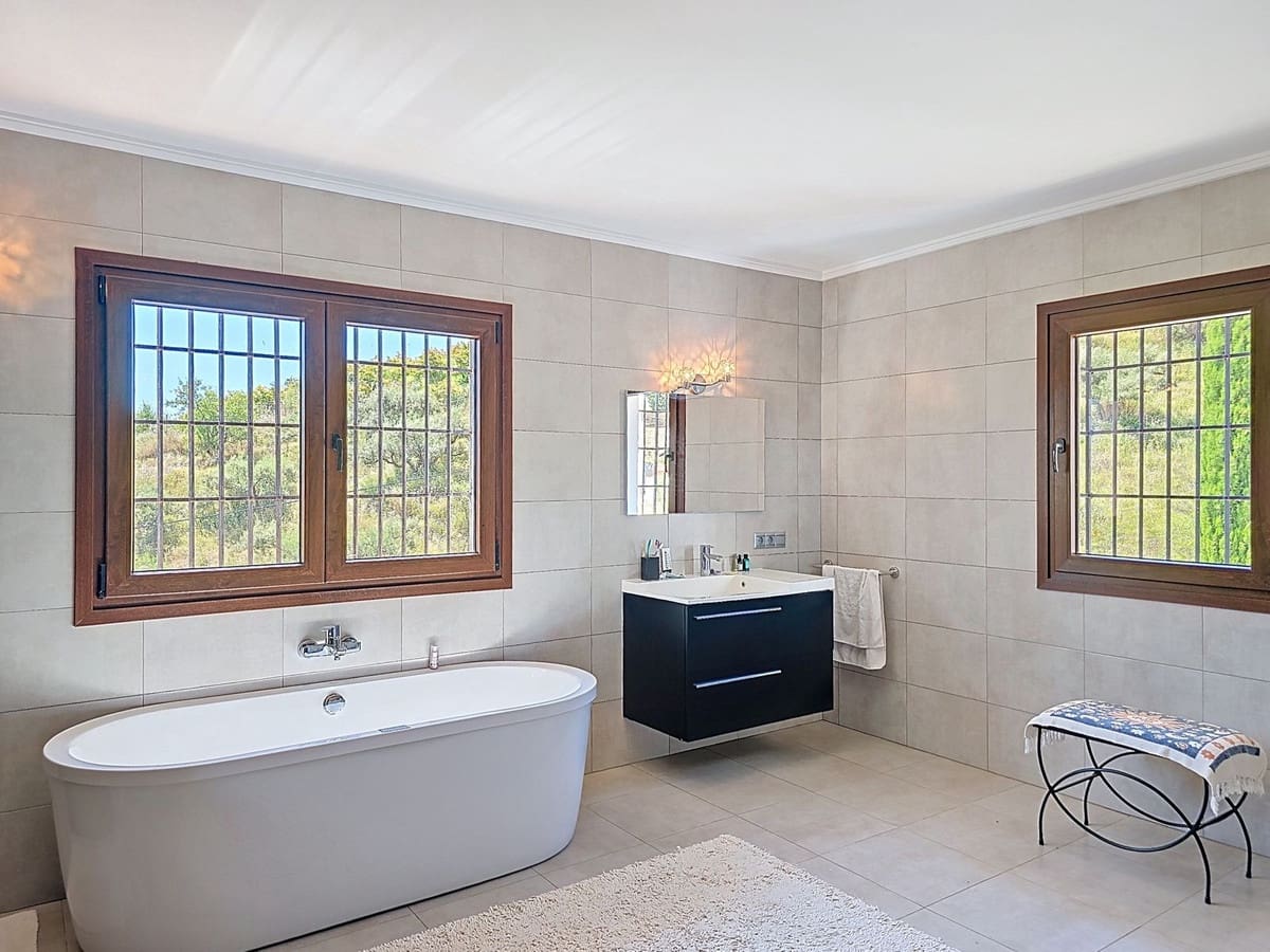 7 chambre Villa/Maison à vendre à Torrox avec piscine garage - 880 000 € (Ref: 8998414)