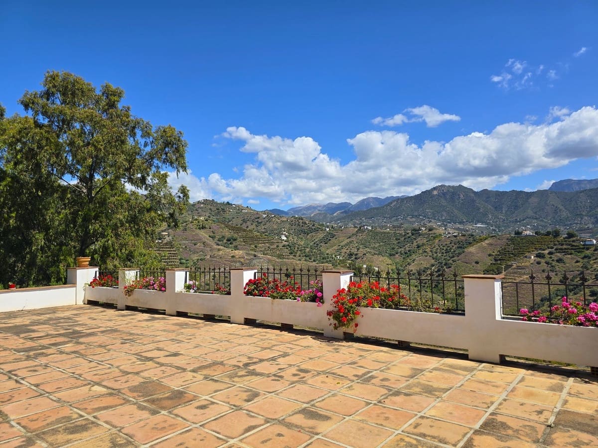 7 chambre Villa/Maison à vendre à Torrox avec piscine garage - 880 000 € (Ref: 8998414)