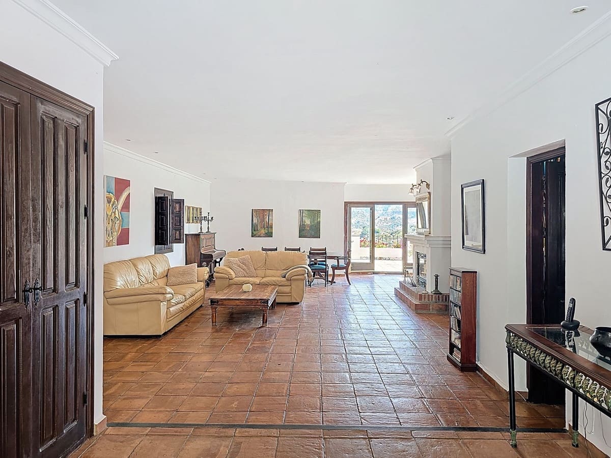 7 chambre Villa/Maison à vendre à Torrox avec piscine garage - 880 000 € (Ref: 8998414)