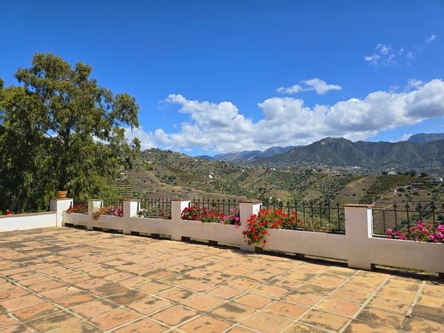 7 soveværelse Villa til salg i Torrox med swimmingpool garage - € 880.000 (Ref: 8998414)