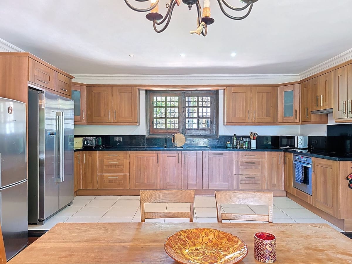 7 chambre Villa/Maison à vendre à Torrox avec piscine garage - 880 000 € (Ref: 8998414)