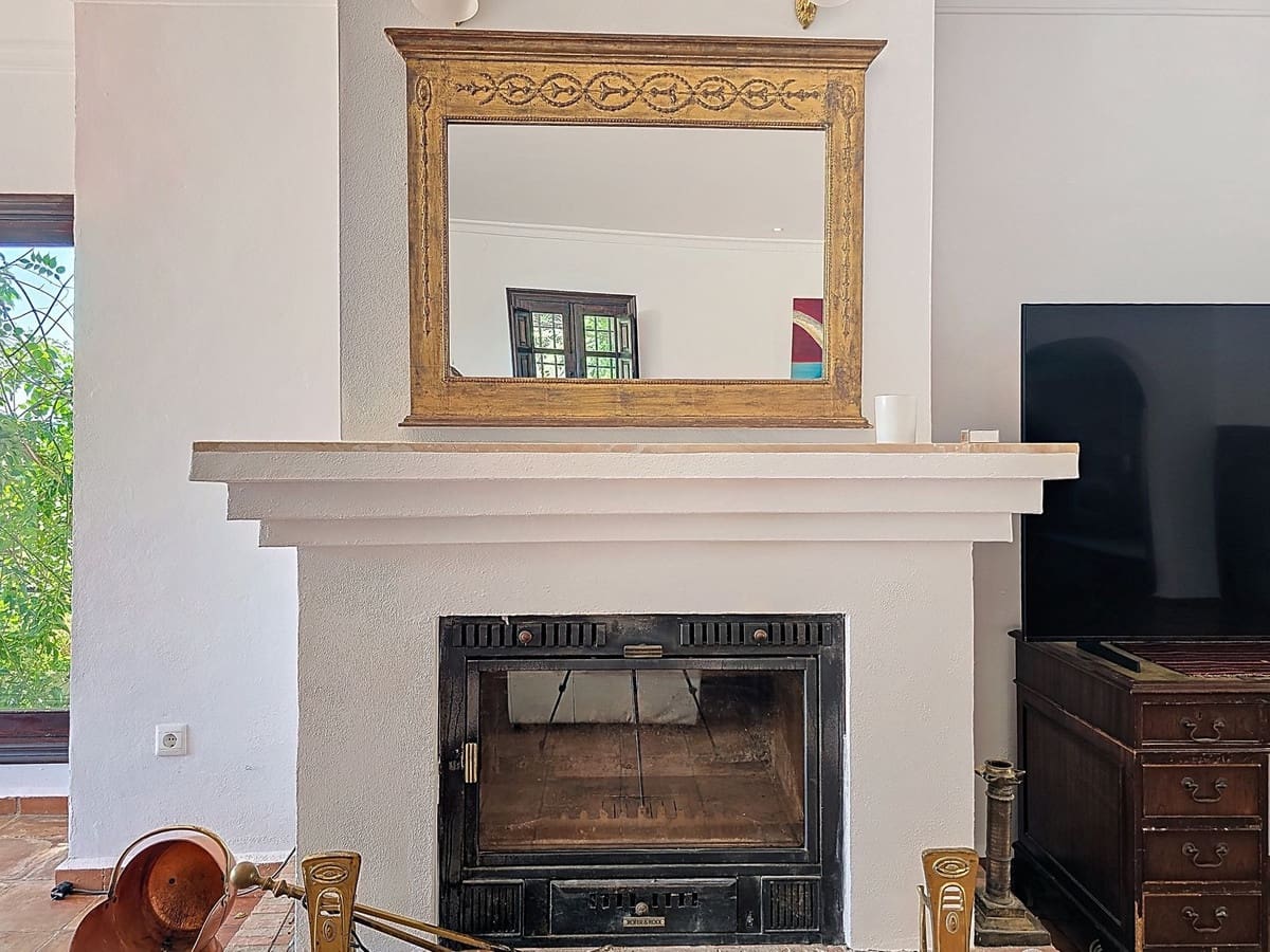 7 Zimmer Villa zu verkaufen in Torrox mit Pool Garage - 880.000 € (Ref: 8998414)
