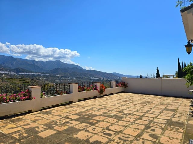 7 soveværelse Villa til salg i Torrox med swimmingpool garage - € 880.000 (Ref: 8998414)