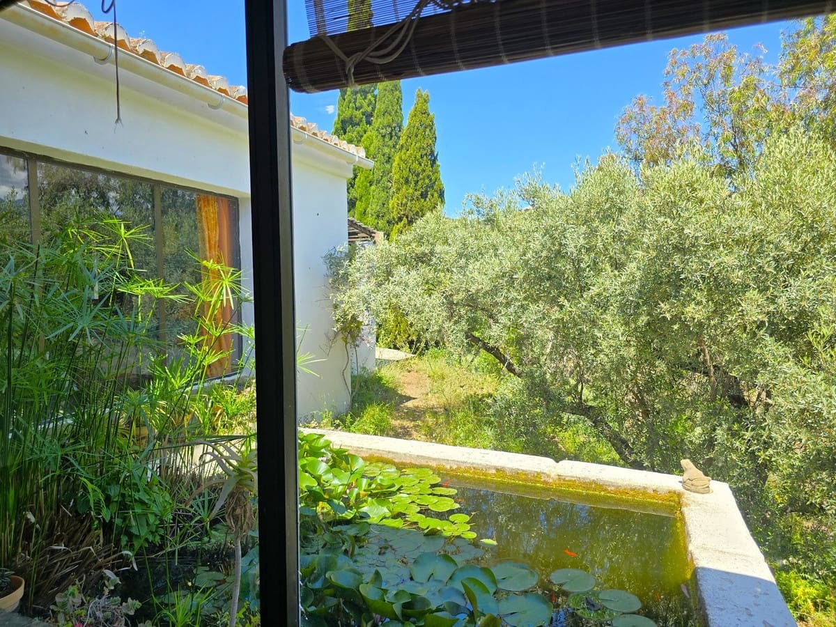 7 Zimmer Villa zu verkaufen in Torrox mit Pool Garage - 880.000 € (Ref: 8998414)