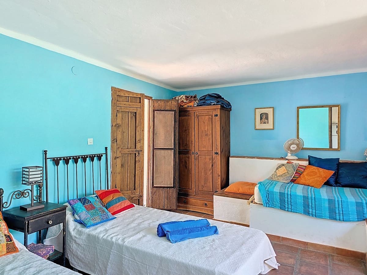 7 Zimmer Villa zu verkaufen in Torrox mit Pool Garage - 880.000 € (Ref: 8998414)