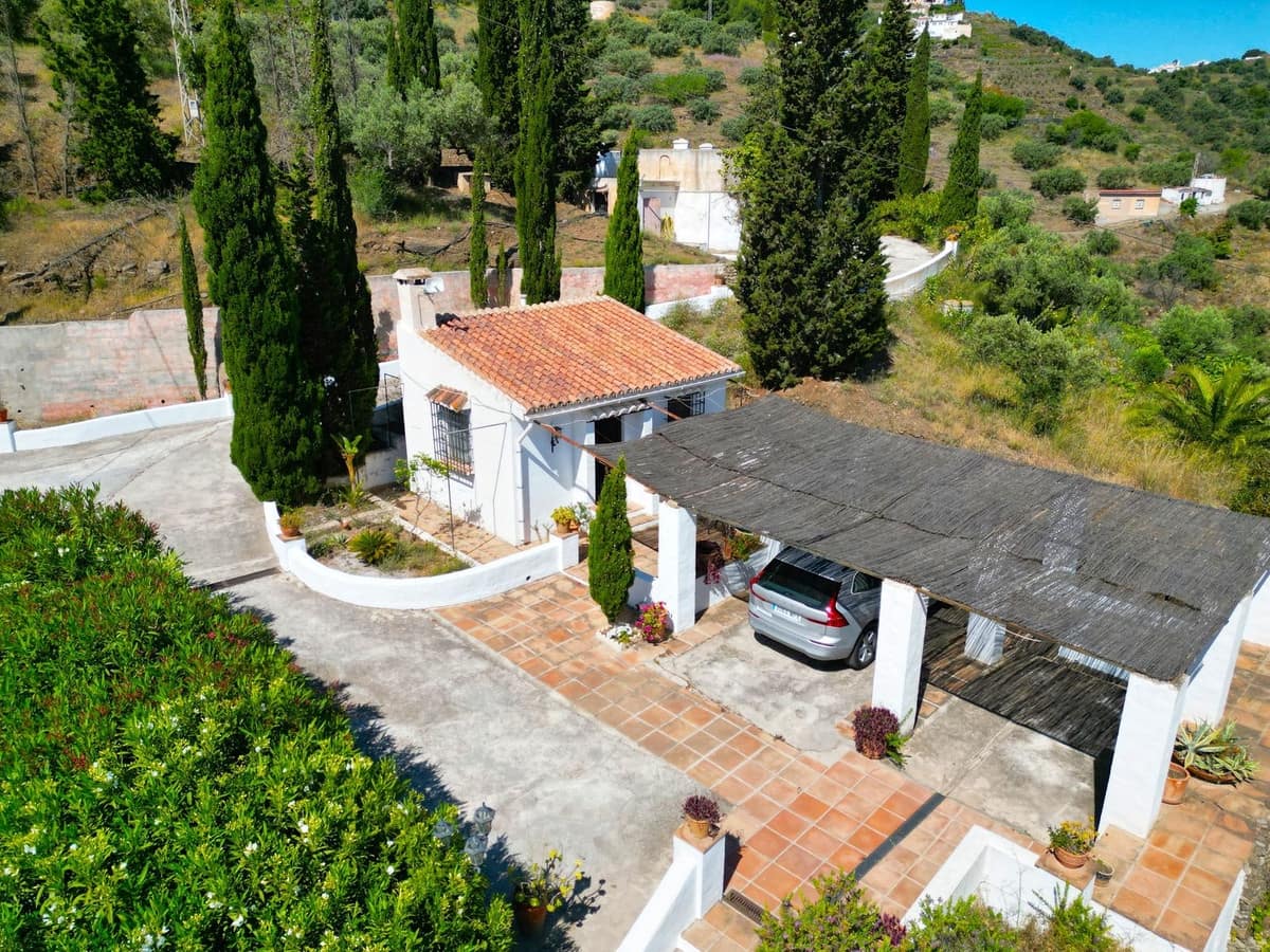 7 Zimmer Villa zu verkaufen in Torrox mit Pool Garage - 880.000 € (Ref: 8998414)