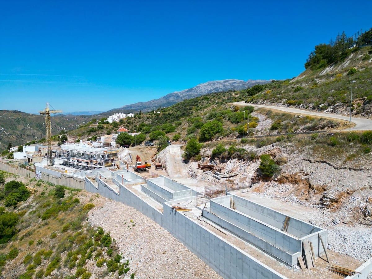 Chalet de 4 habitaciones en Cómpeta en venta con piscina garaje - 470.000 € (Ref: 9000728)