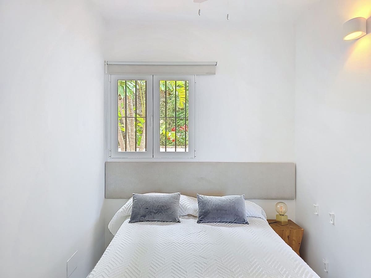 3 makuuhuone Huvila myytävänä paikassa Sayalonga mukana uima-altaan 
autotalli - 540 000 € (Ref: 9013732)