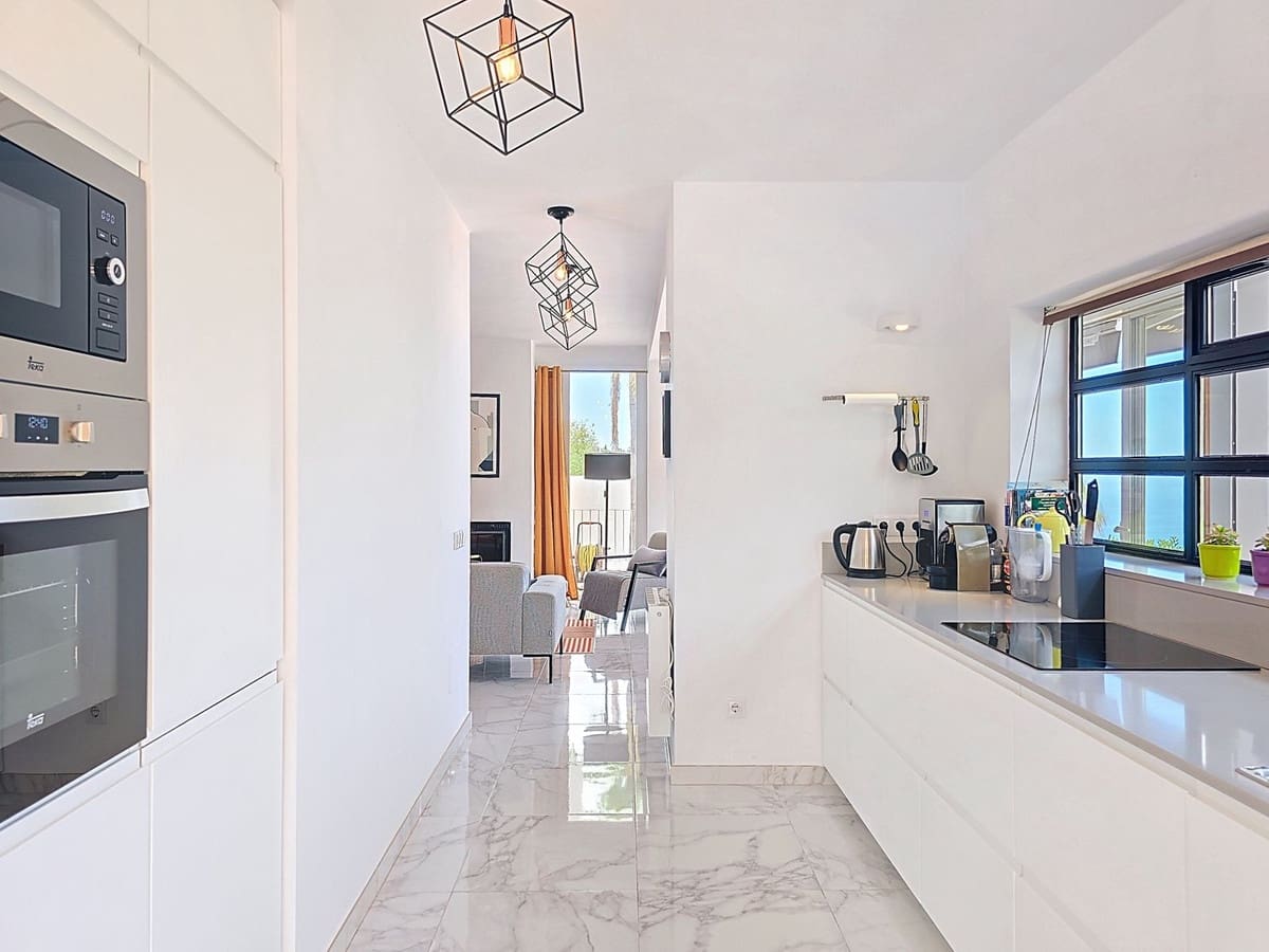 3 makuuhuone Huvila myytävänä paikassa Sayalonga mukana uima-altaan 
autotalli - 540 000 € (Ref: 9013732)