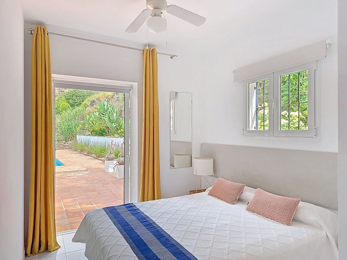 3 makuuhuone Huvila myytävänä paikassa Sayalonga mukana uima-altaan 
autotalli - 540 000 € (Ref: 9013732)