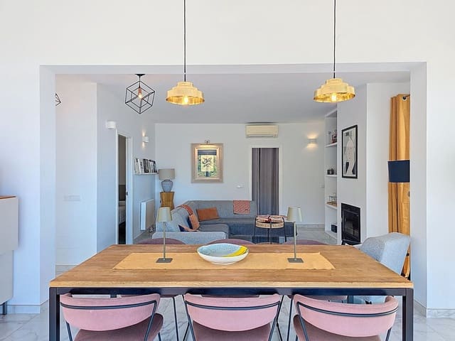 3 makuuhuone Huvila myytävänä paikassa Sayalonga mukana uima-altaan 
autotalli - 540 000 € (Ref: 9013732)