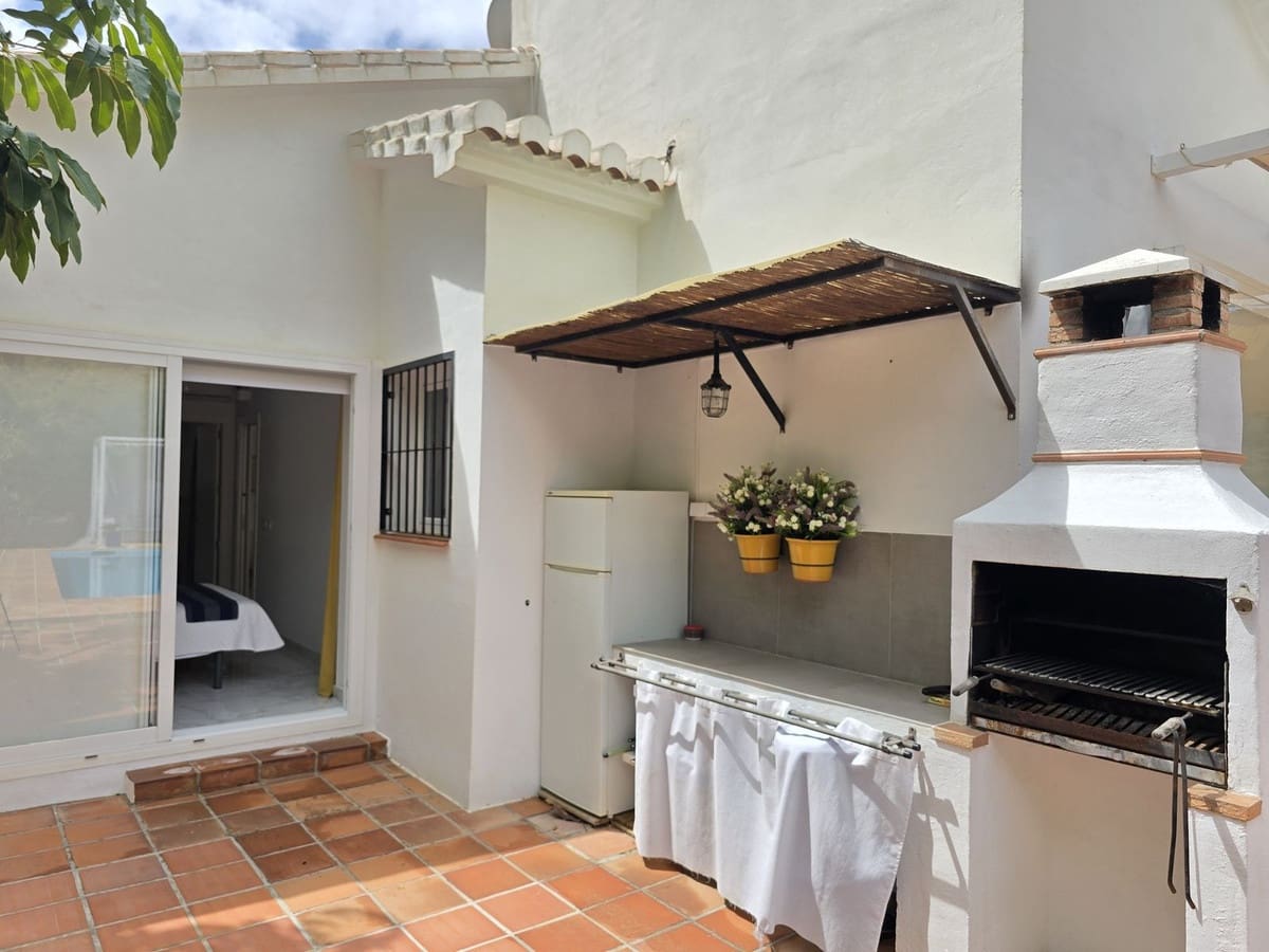 3 makuuhuone Huvila myytävänä paikassa Sayalonga mukana uima-altaan 
autotalli - 540 000 € (Ref: 9013732)