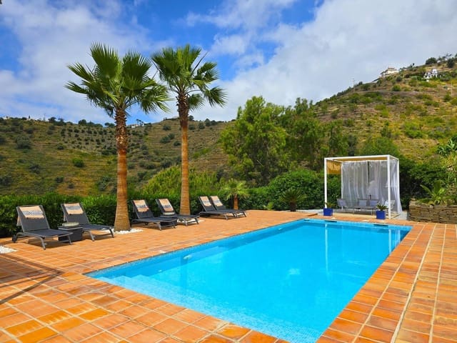 3 makuuhuone Huvila myytävänä paikassa Sayalonga mukana uima-altaan 
autotalli - 540 000 € (Ref: 9013732)