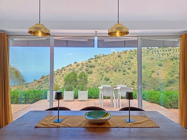 3 makuuhuone Huvila myytävänä paikassa Sayalonga mukana uima-altaan 
autotalli - 540 000 € (Ref: 9013732)