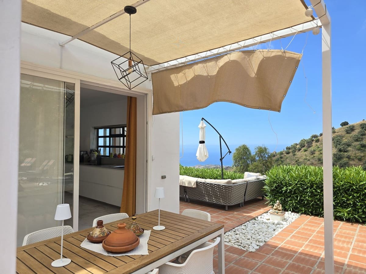 3 makuuhuone Huvila myytävänä paikassa Sayalonga mukana uima-altaan 
autotalli - 540 000 € (Ref: 9013732)