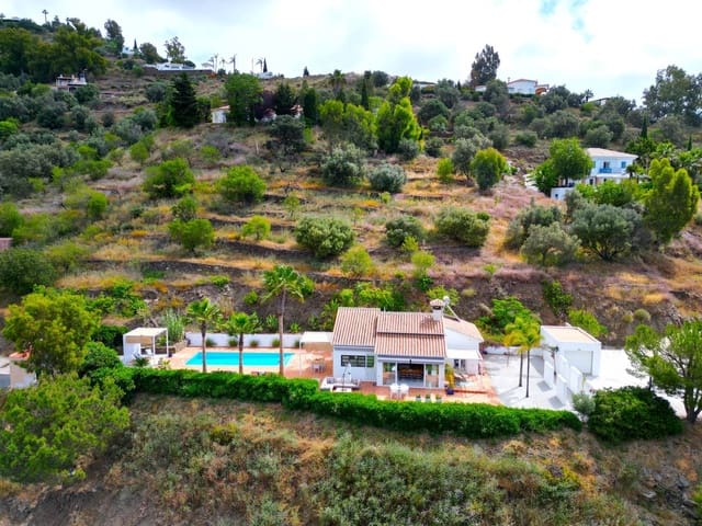 3 makuuhuone Huvila myytävänä paikassa Sayalonga mukana uima-altaan 
autotalli - 540 000 € (Ref: 9013732)