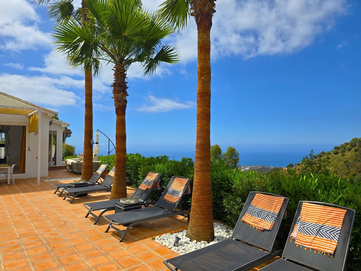 3 makuuhuone Huvila myytävänä paikassa Sayalonga mukana uima-altaan 
autotalli - 540 000 € (Ref: 9013732)