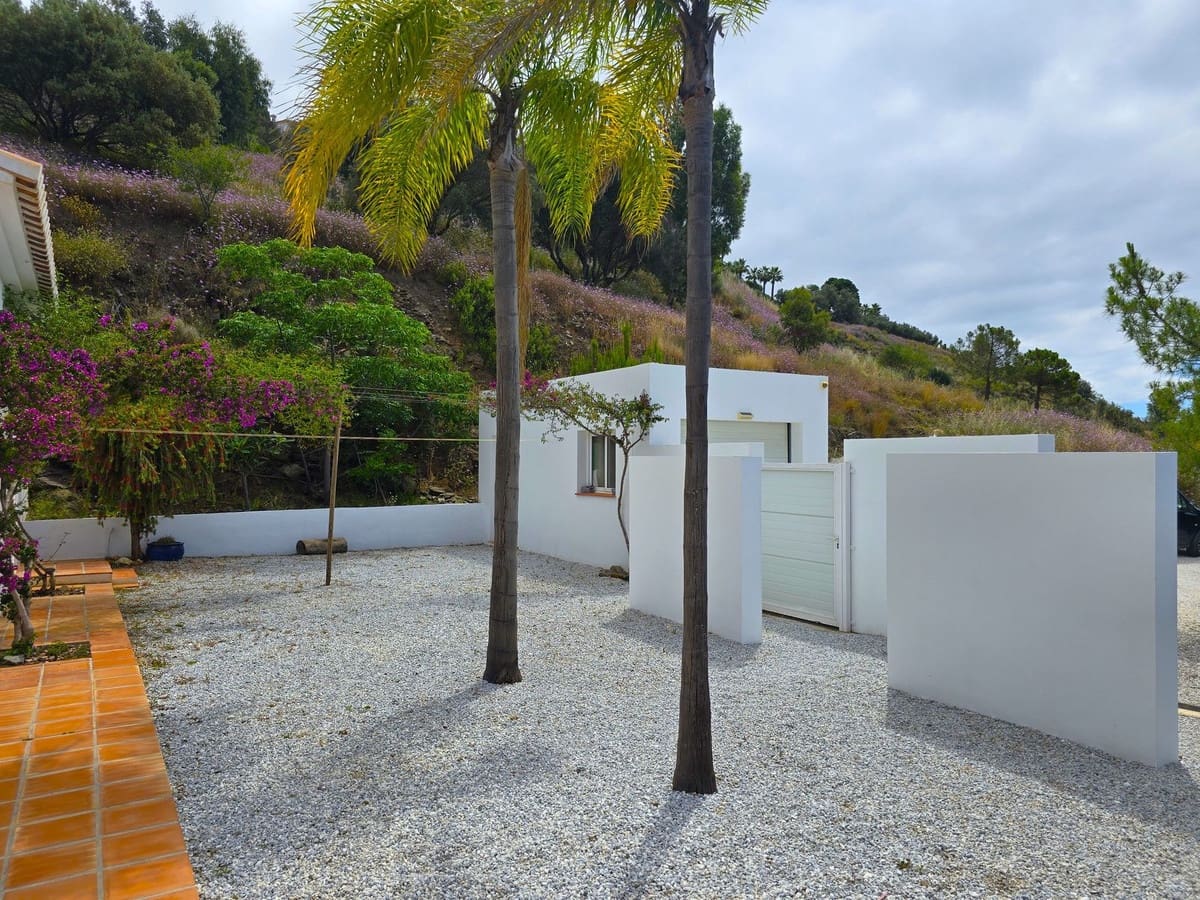 3 makuuhuone Huvila myytävänä paikassa Sayalonga mukana uima-altaan 
autotalli - 540 000 € (Ref: 9013732)