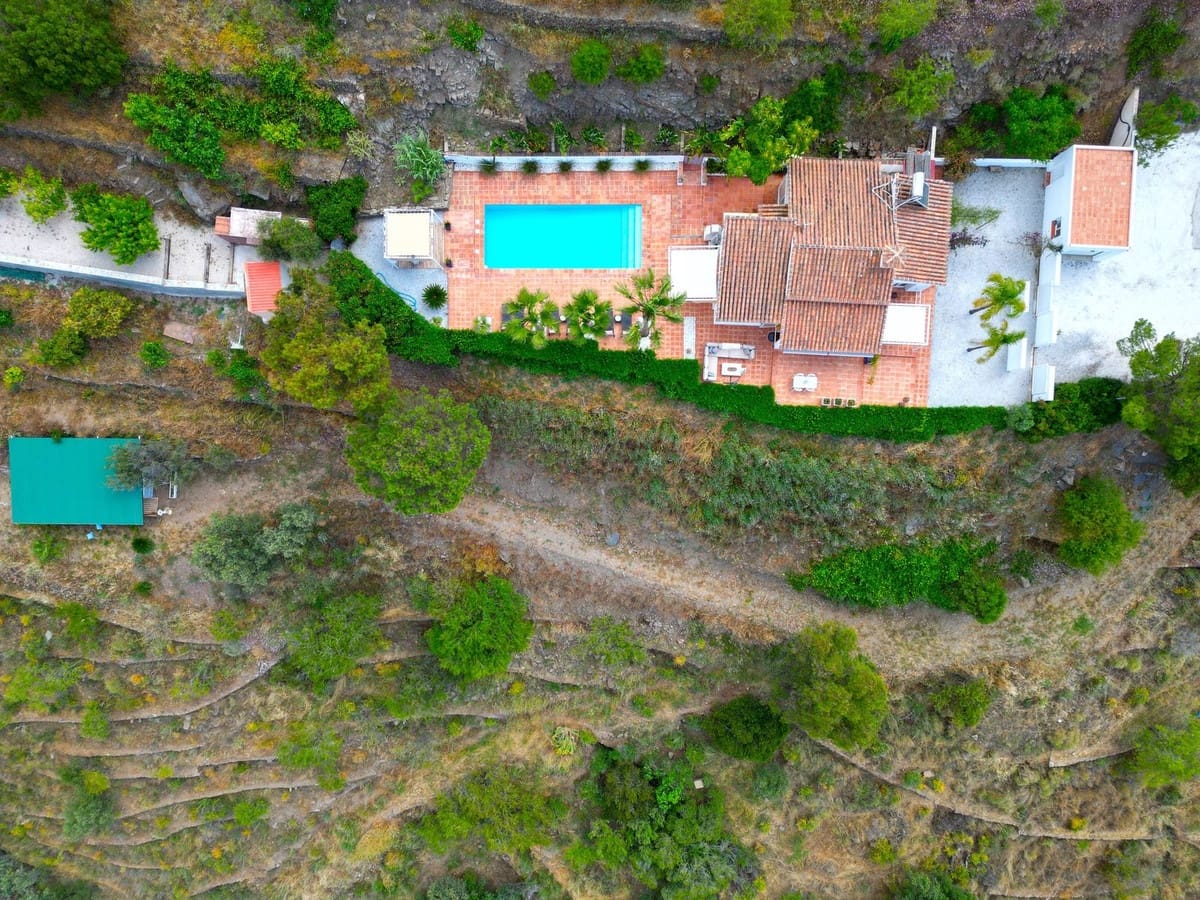 3 makuuhuone Huvila myytävänä paikassa Sayalonga mukana uima-altaan 
autotalli - 540 000 € (Ref: 9013732)