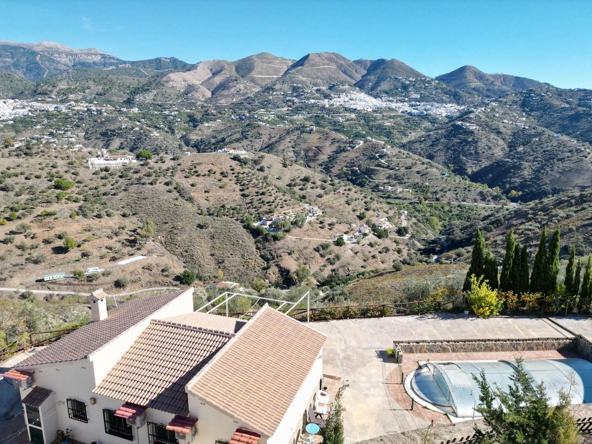 3 sovrum Villa till salu i Corumbela med pool garage - 375 000 € (Ref: 9024202)