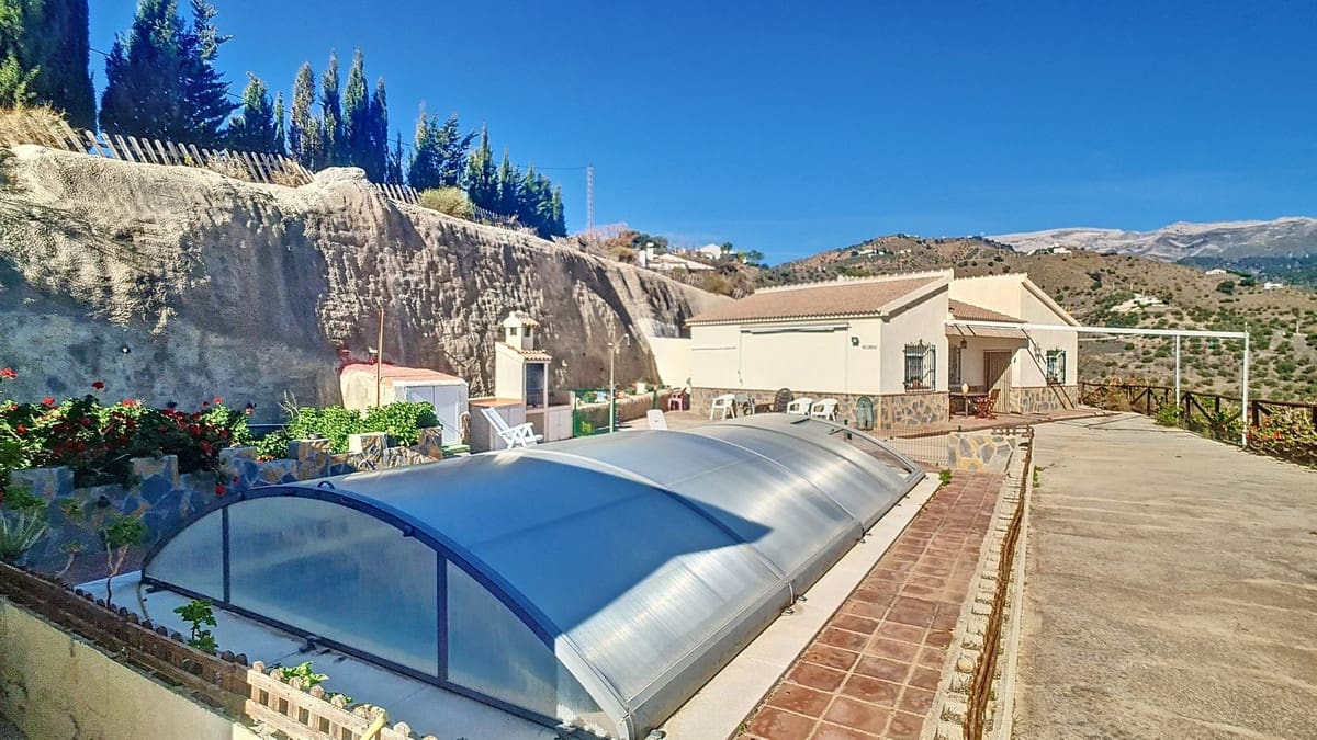 3 sovrum Villa till salu i Corumbela med pool garage - 375 000 € (Ref: 9024202)