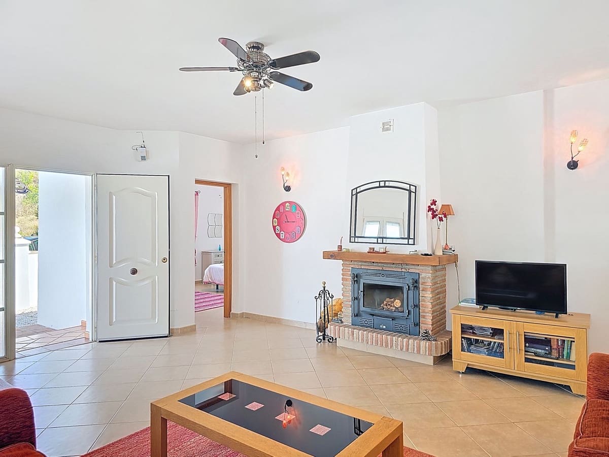 4 soveværelse Villa til salg i Competa med swimmingpool garage - € 425.000 (Ref: 9026332)