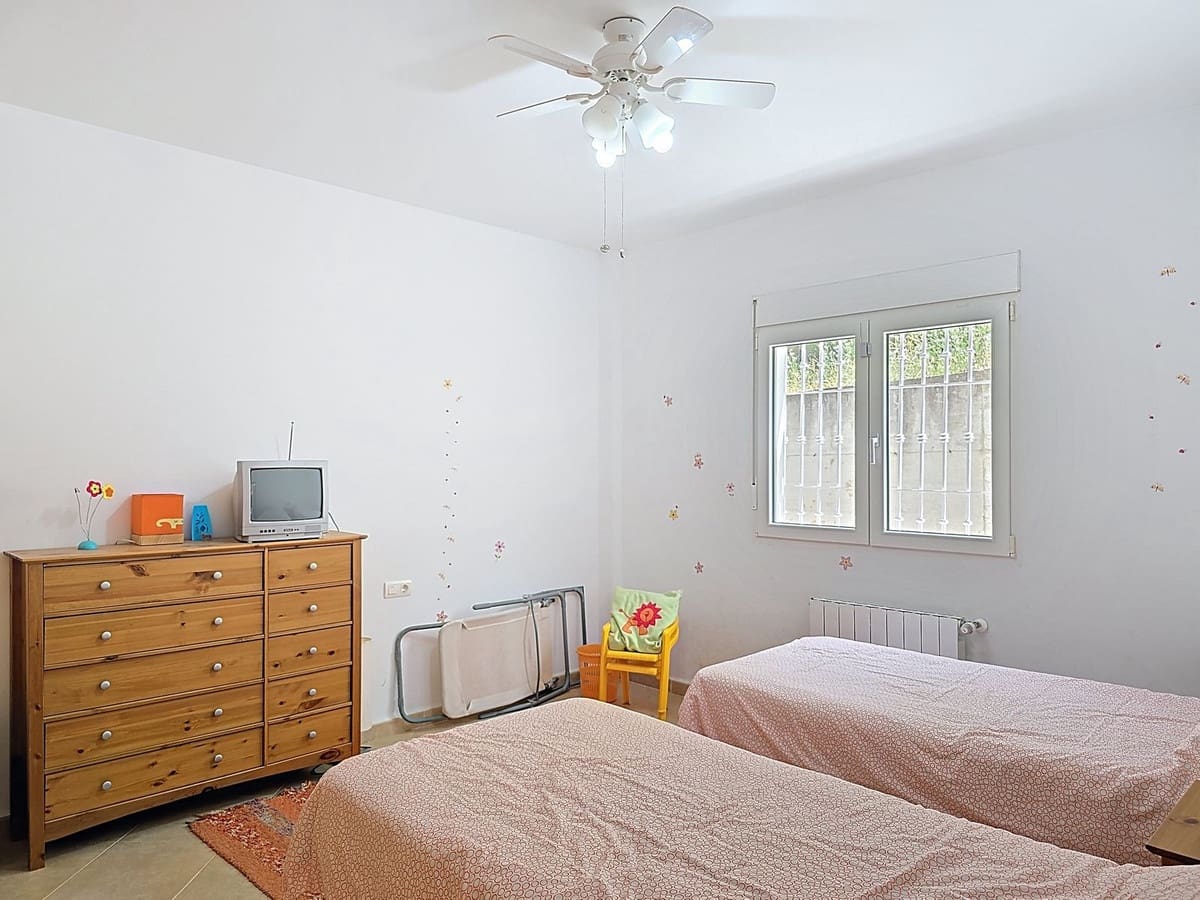 4 soveværelse Villa til salg i Competa med swimmingpool garage - € 425.000 (Ref: 9026332)