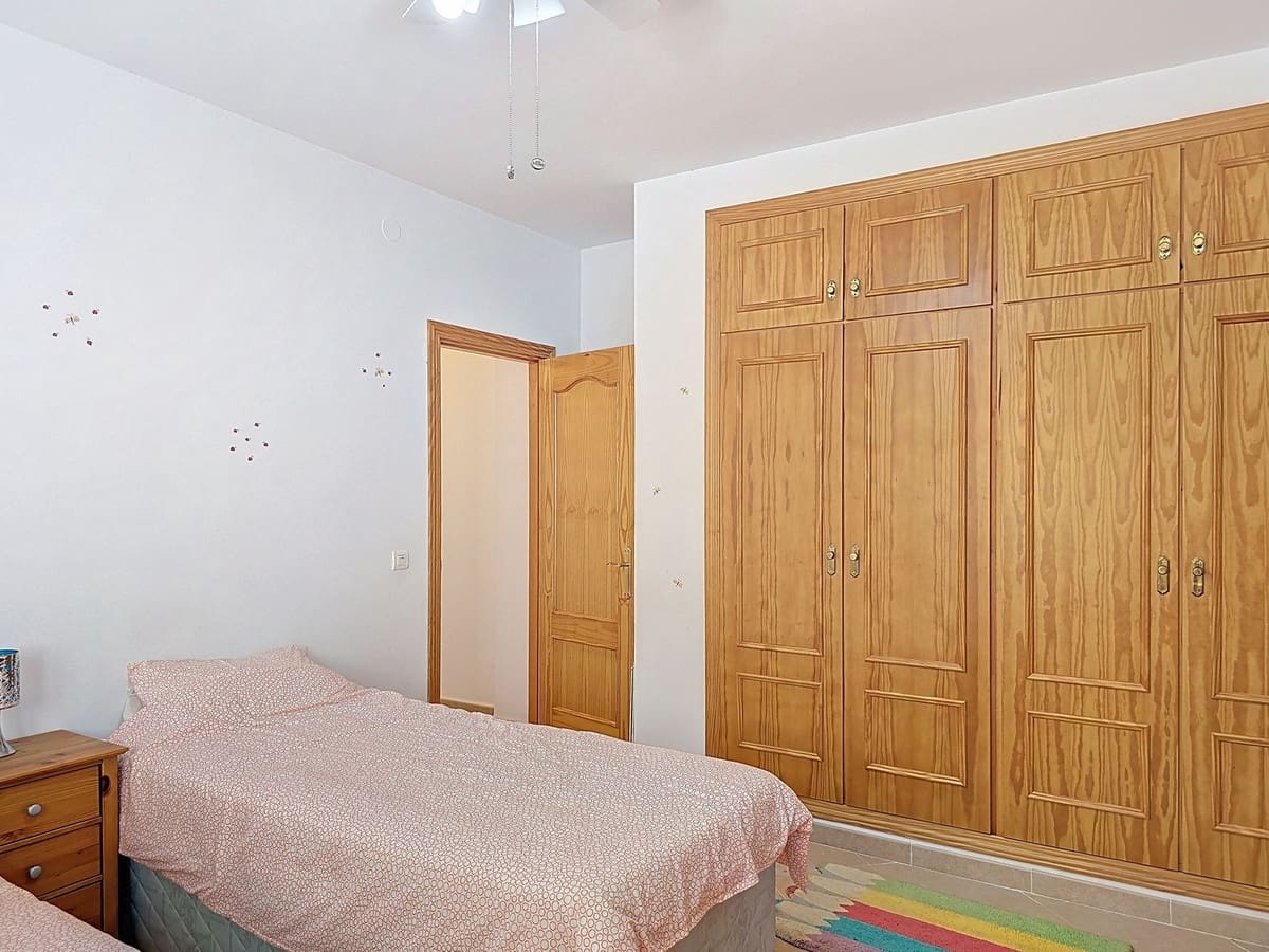 4 soveværelse Villa til salg i Competa med swimmingpool garage - € 425.000 (Ref: 9026332)