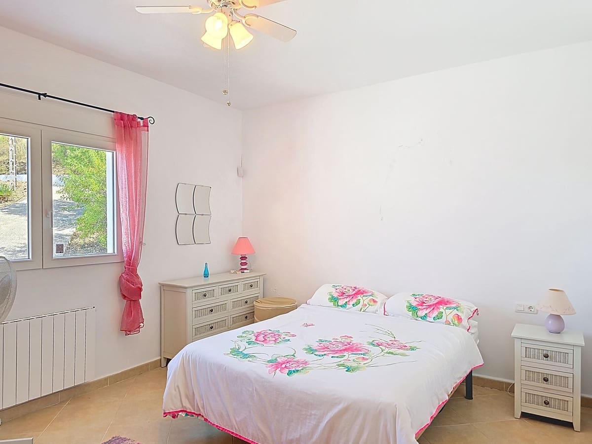 4 soveværelse Villa til salg i Competa med swimmingpool garage - € 425.000 (Ref: 9026332)